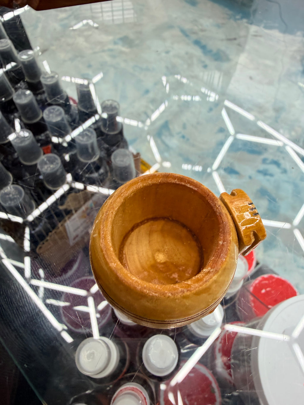 Tasa de madera para calcio de canarios o finches